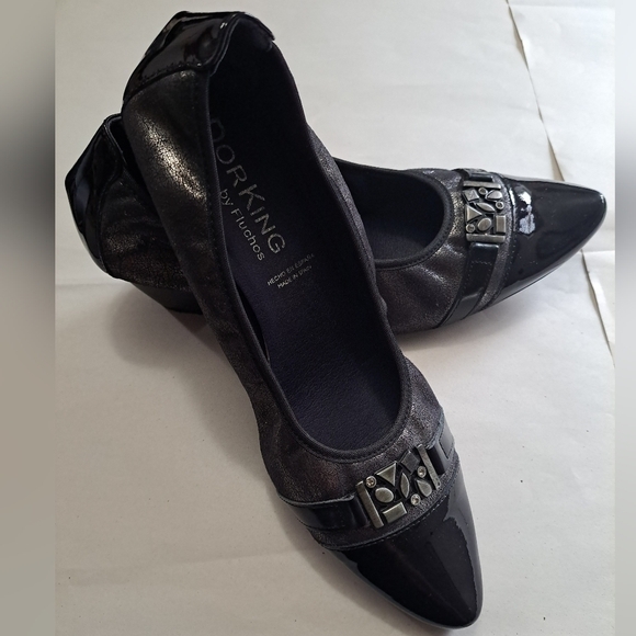 Docking By Fluchos   Black Pump With Embellishments - Picture 7 of 11